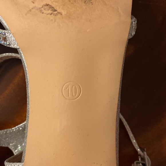 Perfect holiday/prom shoes, size 10, silver glitter/bejeweled, worn once. - Picture 5 of 9